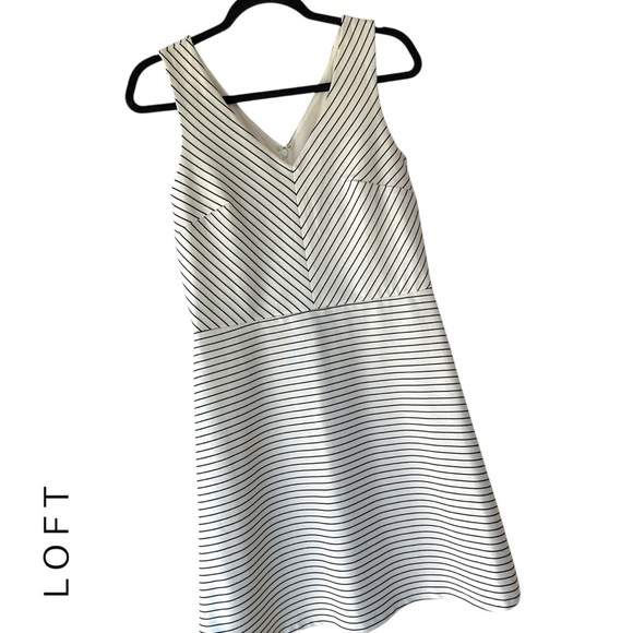 LOFT NWOT BLACK & WHITE STRIPE DRESS LINED SLEEVELESS V-NECK | SIZE: 6 - Picture 1 of 9